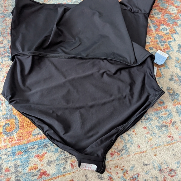 NEW Lands End Plus Size 20W Ruffle Hem Mini Swim Skirt Black Built in Liner NWT - Picture 3 of 10